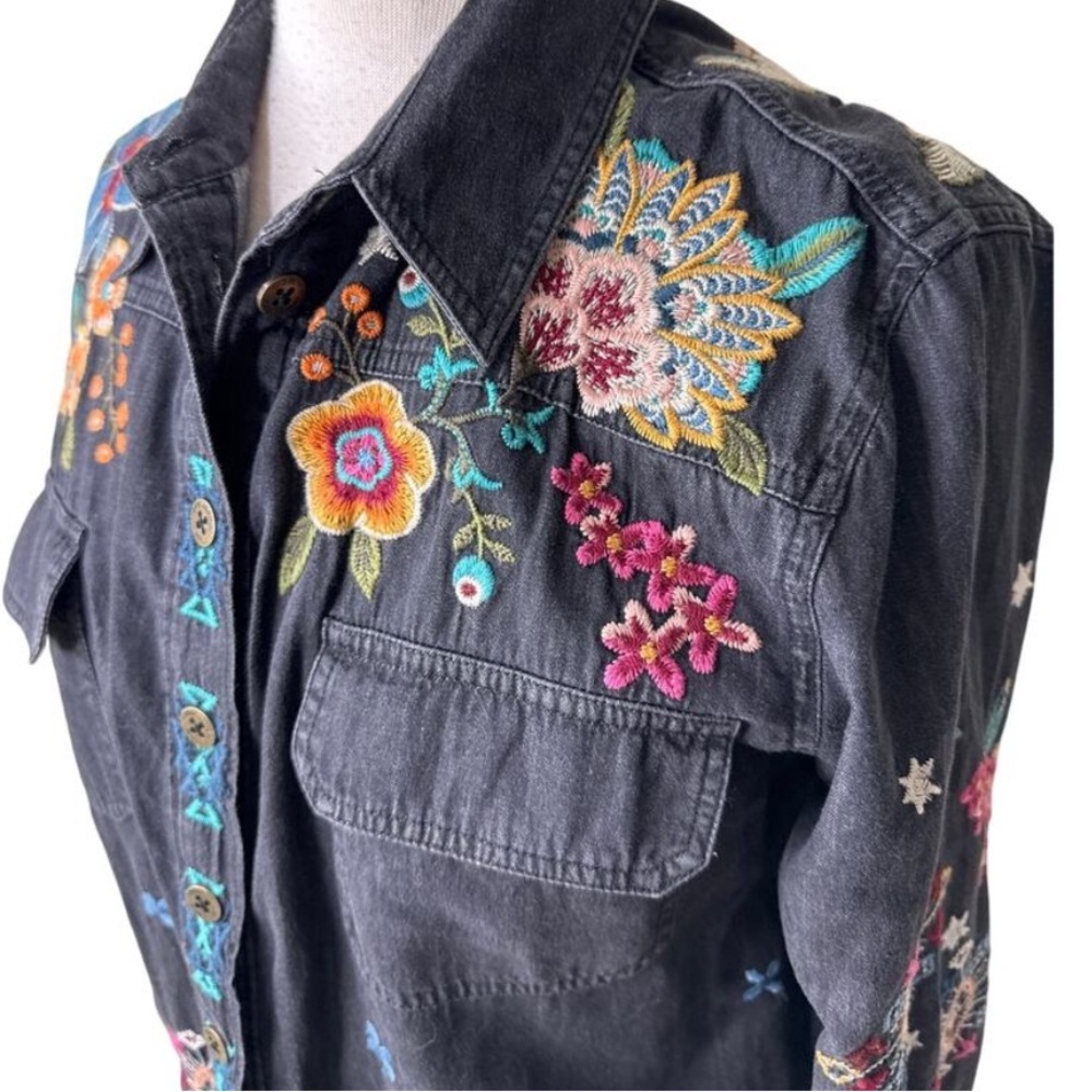NWT - Johnny Was Black Francisca Floral Embroidered Shirt - PRICE IS FIRM - Picture 5 of 14